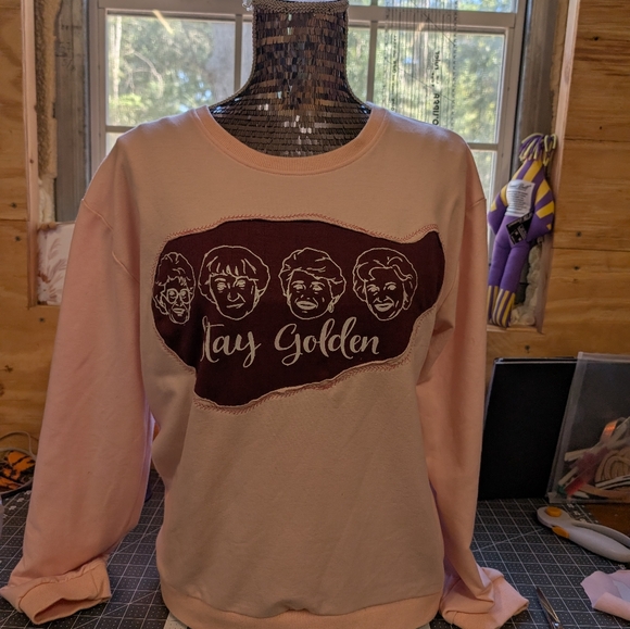 Sweatshirt Updo - Picture 3 of 10